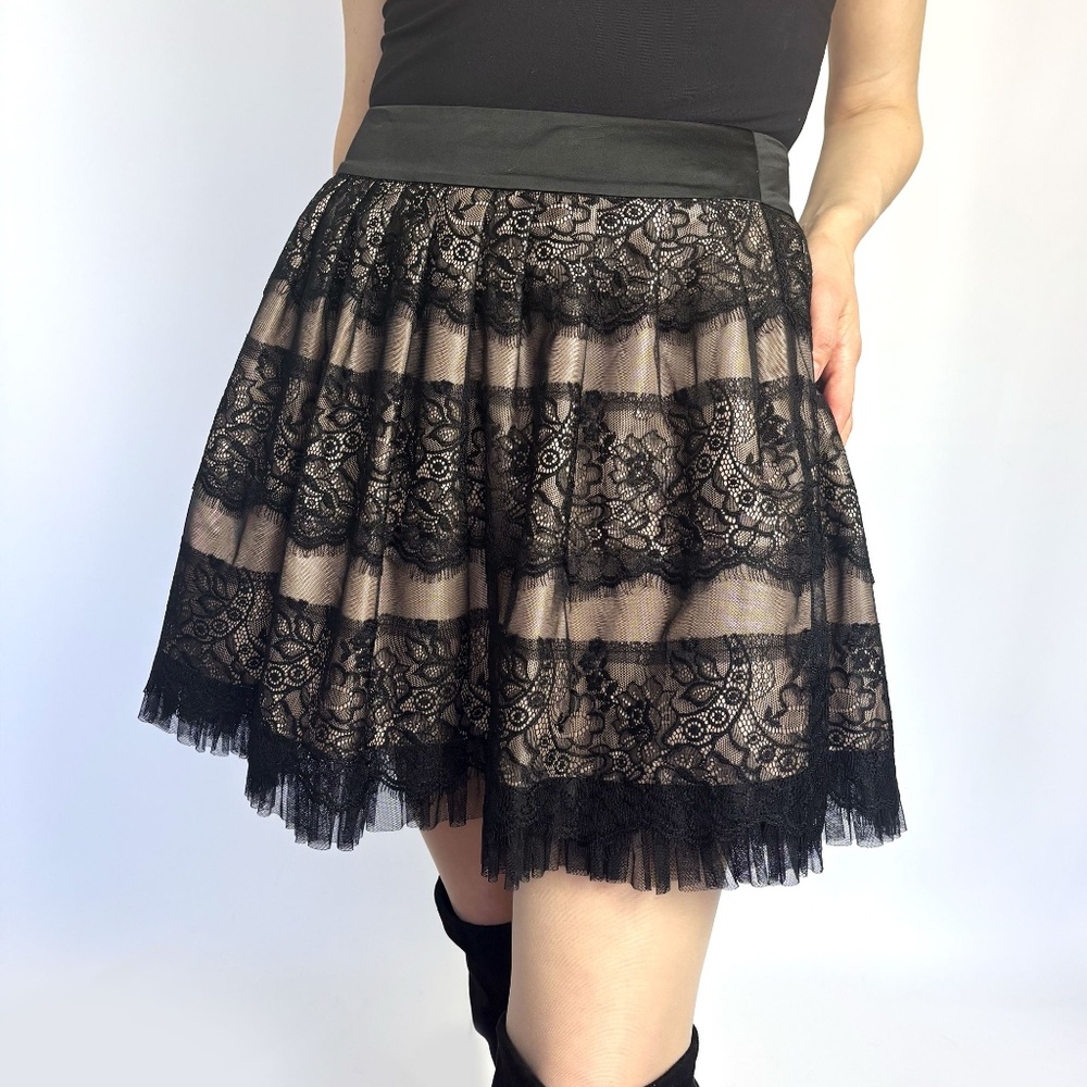 Forever 21 Lace Tulle Mini Skirt – Size Large